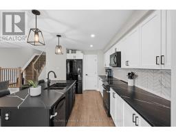 Living room - 94 Porter Street, Ottawa, ON K2S2L8 Photo 12