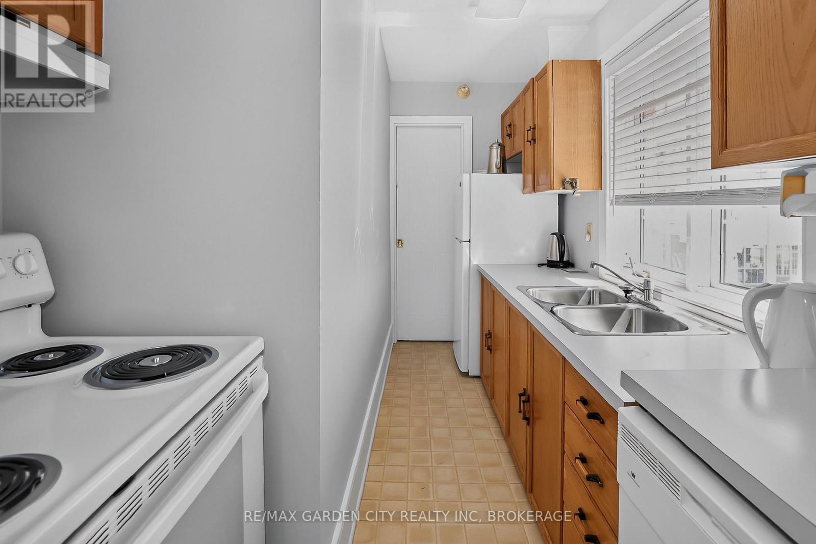#107 4090 JOHN CHARLES BOULEVARD - Image 37