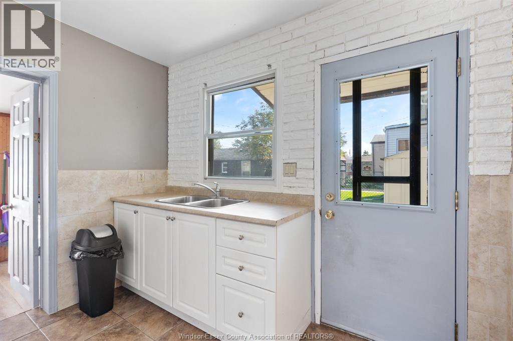 2352 CHANDLER - 13