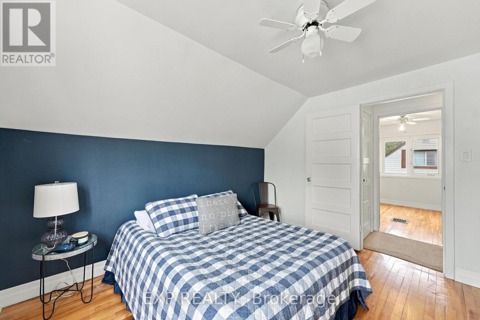 724 Mckellar Street — photo 26