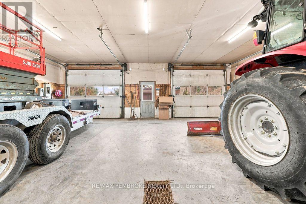 37800 41 HIGHWAY - Image 33