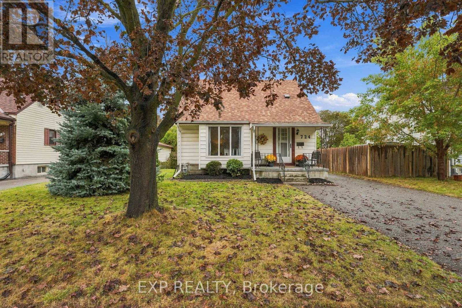 724 Mckellar Street — photo 35
