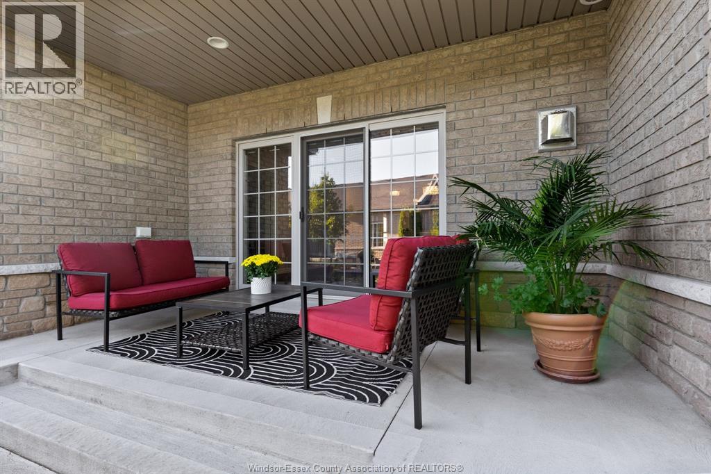 6114 Tiburon Crescent — photo 32