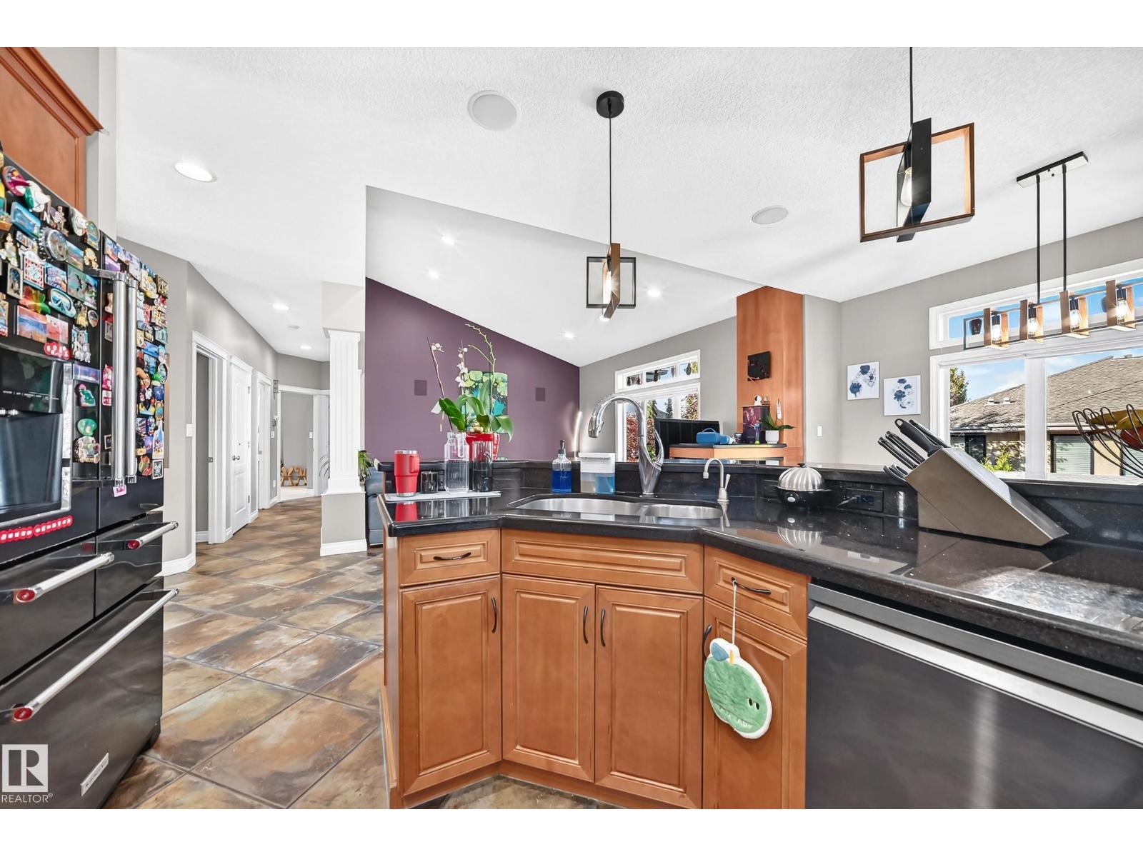 2412 Tegler Green NW, Terwillegar Towne — photo 10 of 30: Property photo