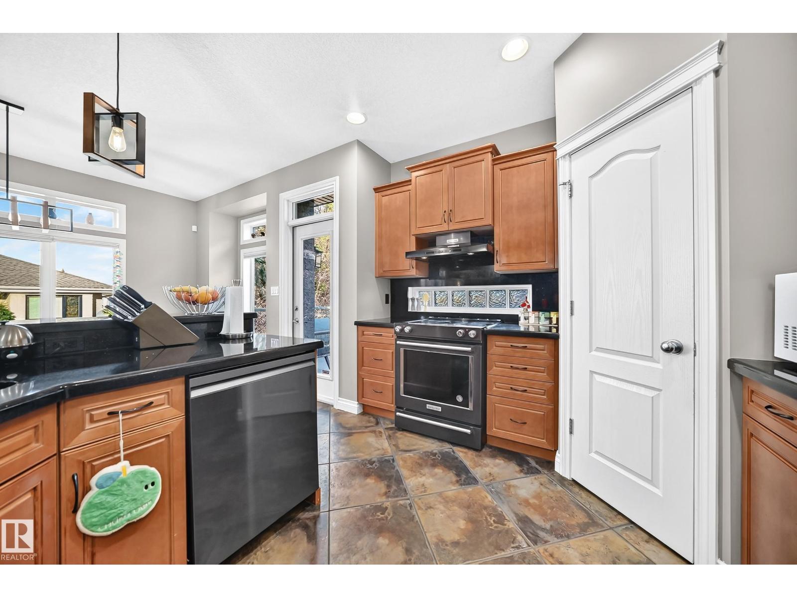 2412 TEGLER GREEN NW - 11