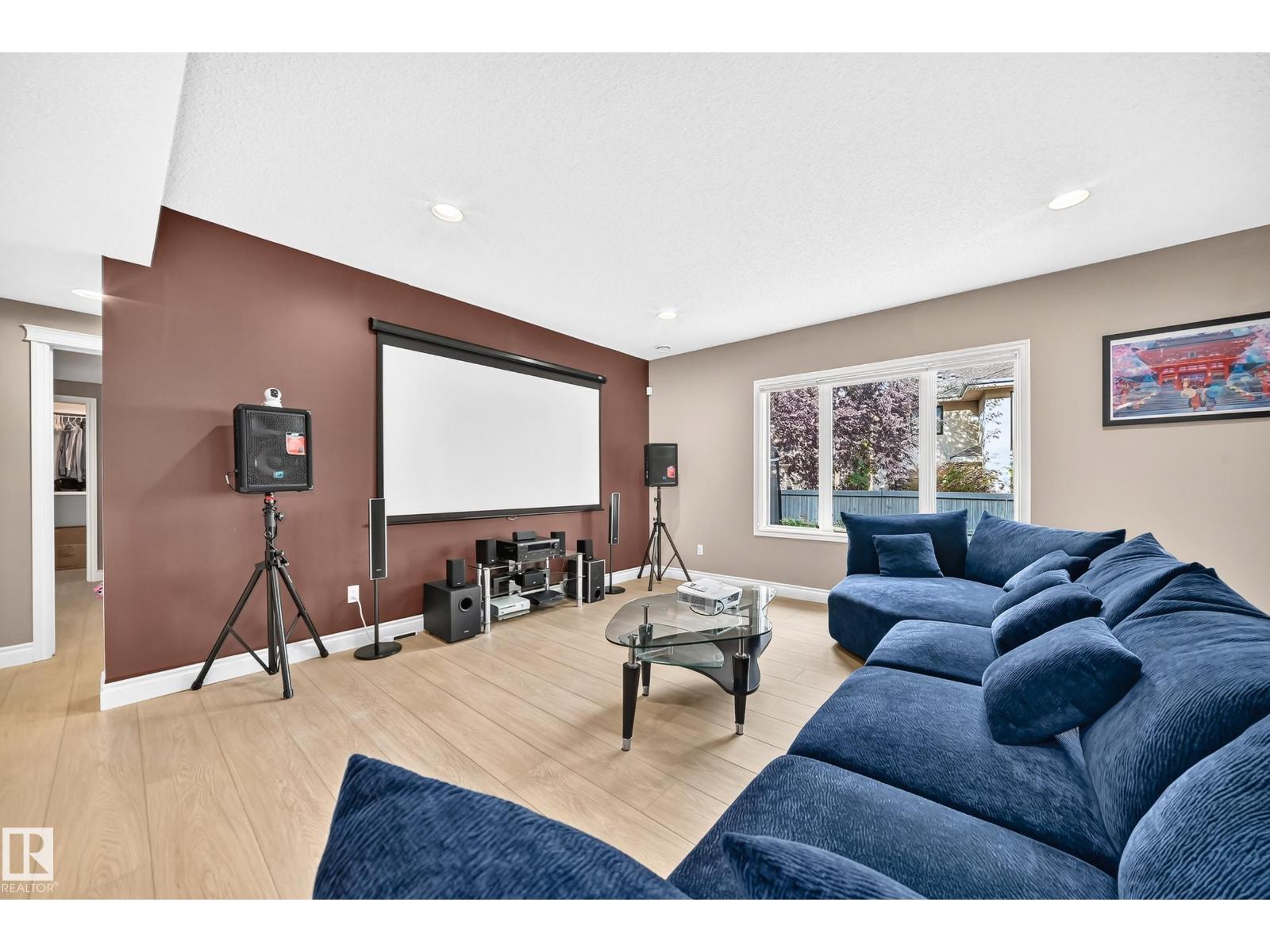 2412 TEGLER GREEN NW - 32