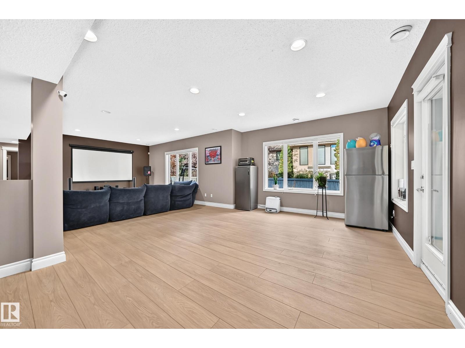 2412 TEGLER GREEN NW - 33