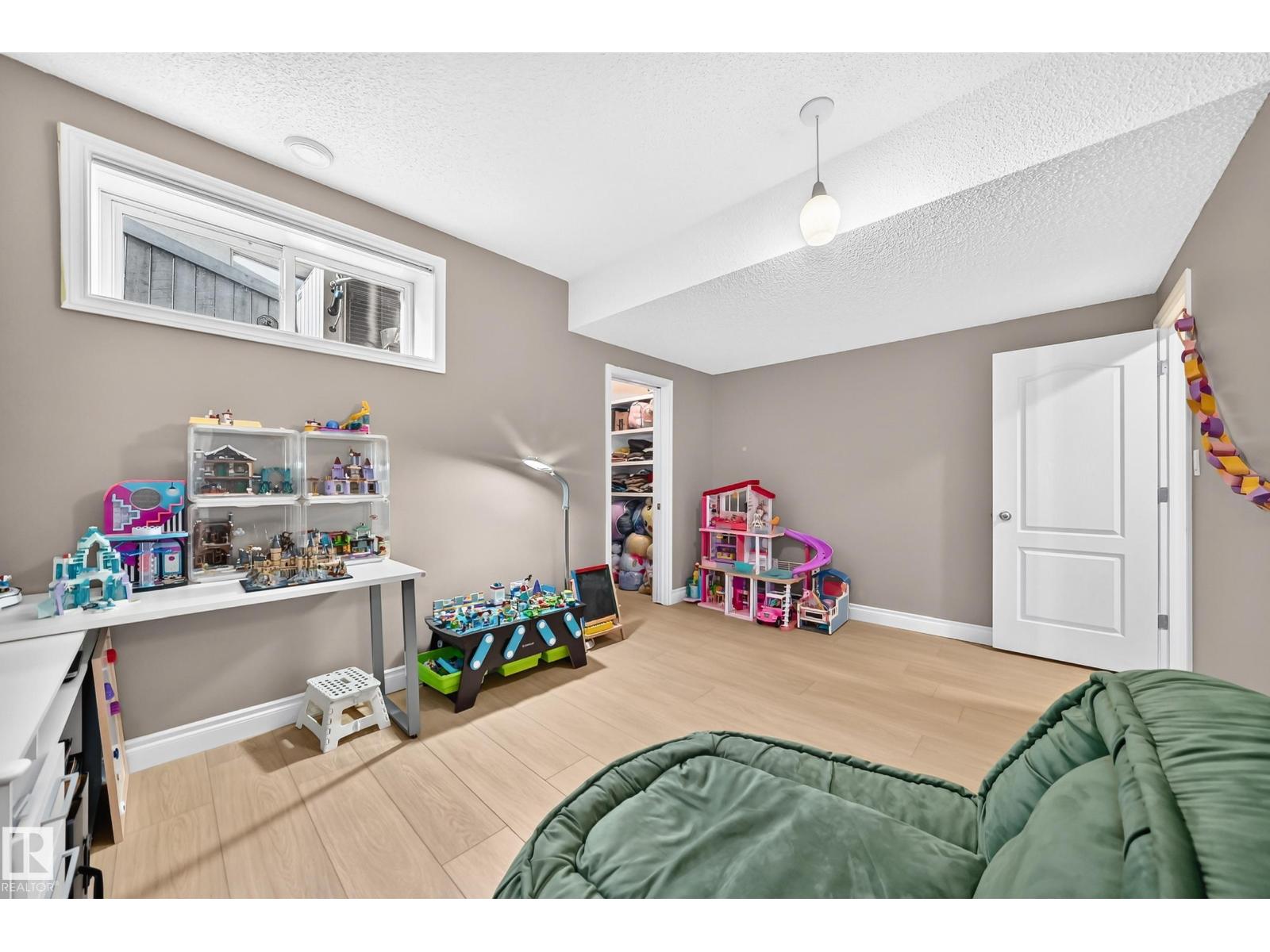 2412 TEGLER GREEN NW - 37