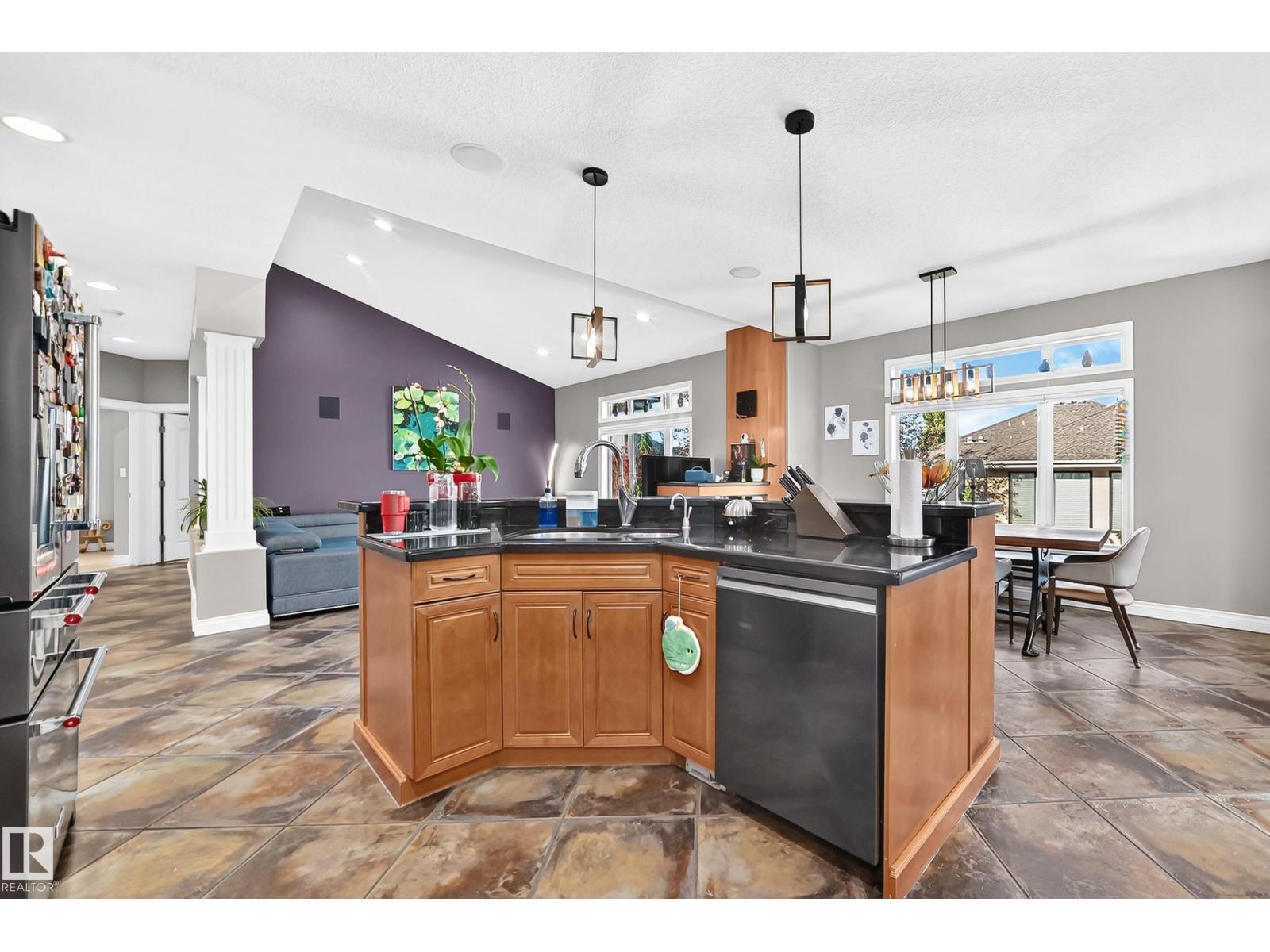 2412 Tegler Green NW, Terwillegar Towne — photo 9 of 30: Property photo