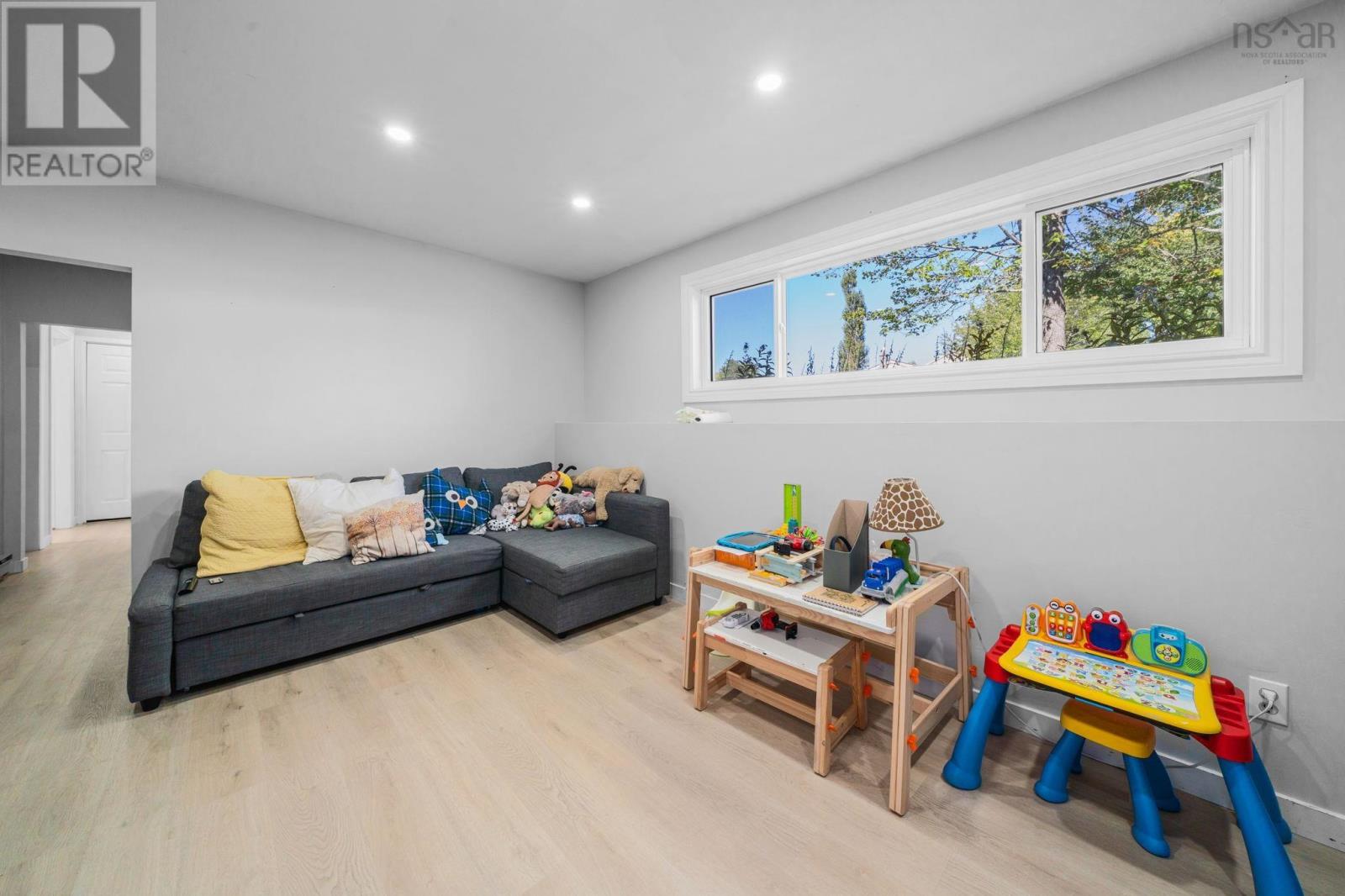 Property 33 of 50 of 76 Wilmot Street