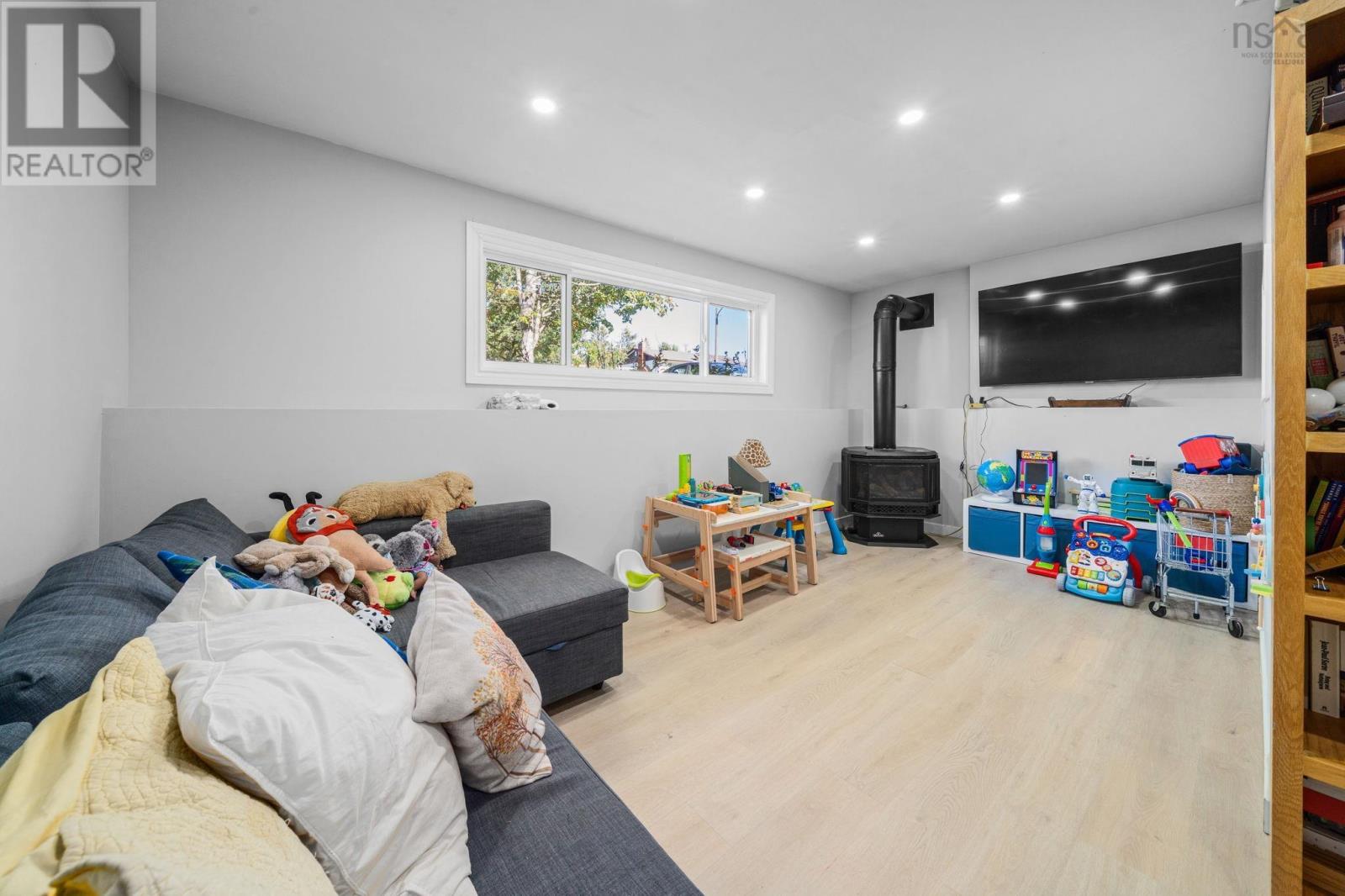 Property 32 of 50 of 76 Wilmot Street