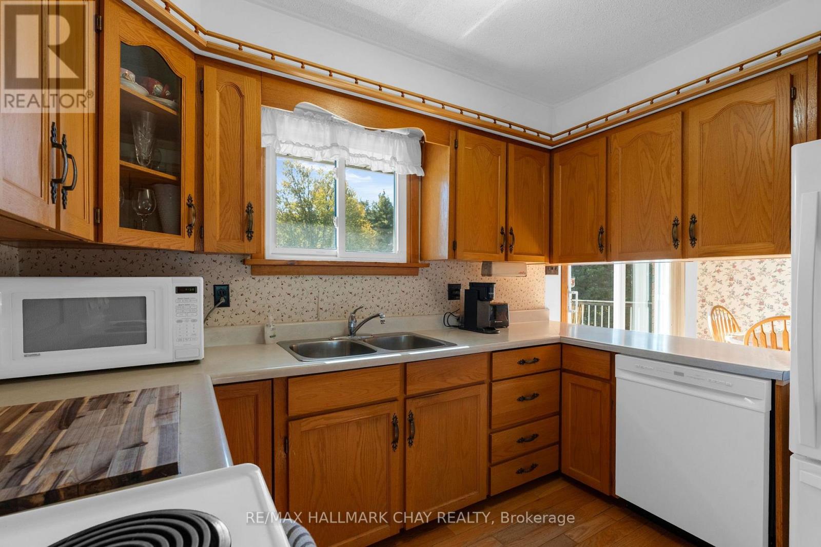 1855 SUNNIDALE ROAD - 8