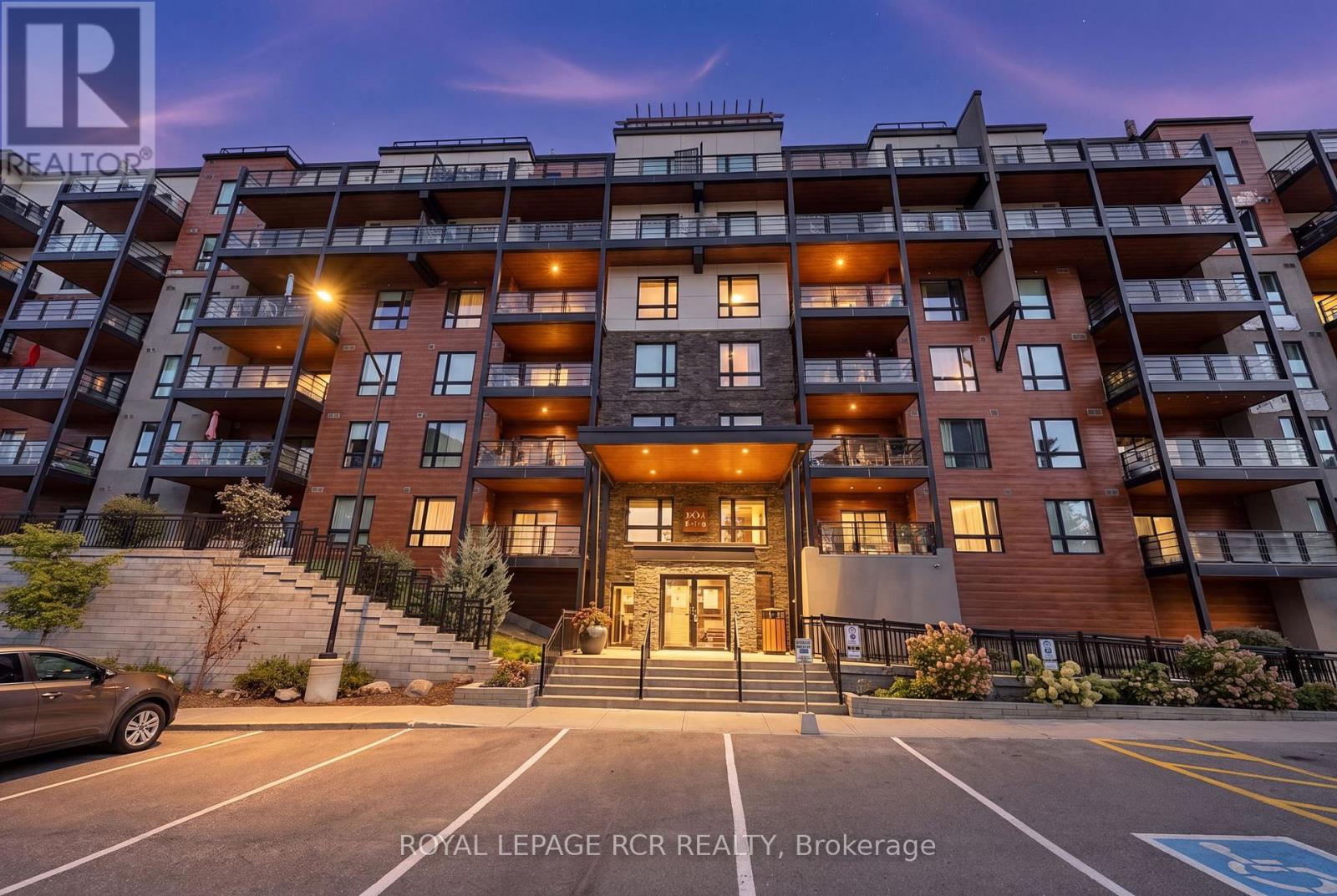 502 - 302 ESSA ROAD, Barrie (400 West)