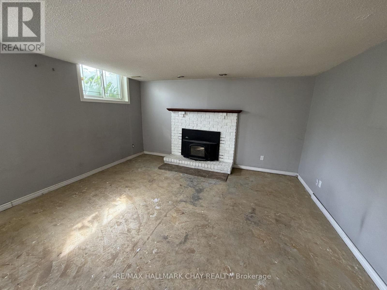 2 BIRCHWOOD DRIVE - 24