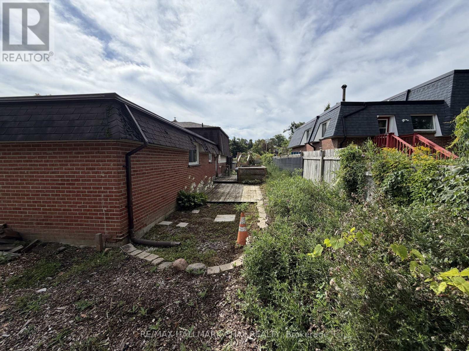 2 BIRCHWOOD DRIVE - 32