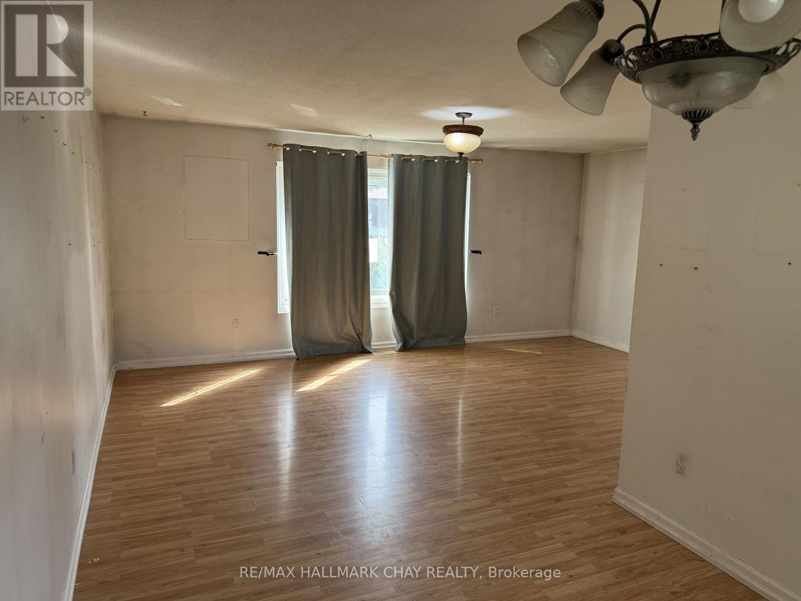 2 BIRCHWOOD DRIVE - 9
