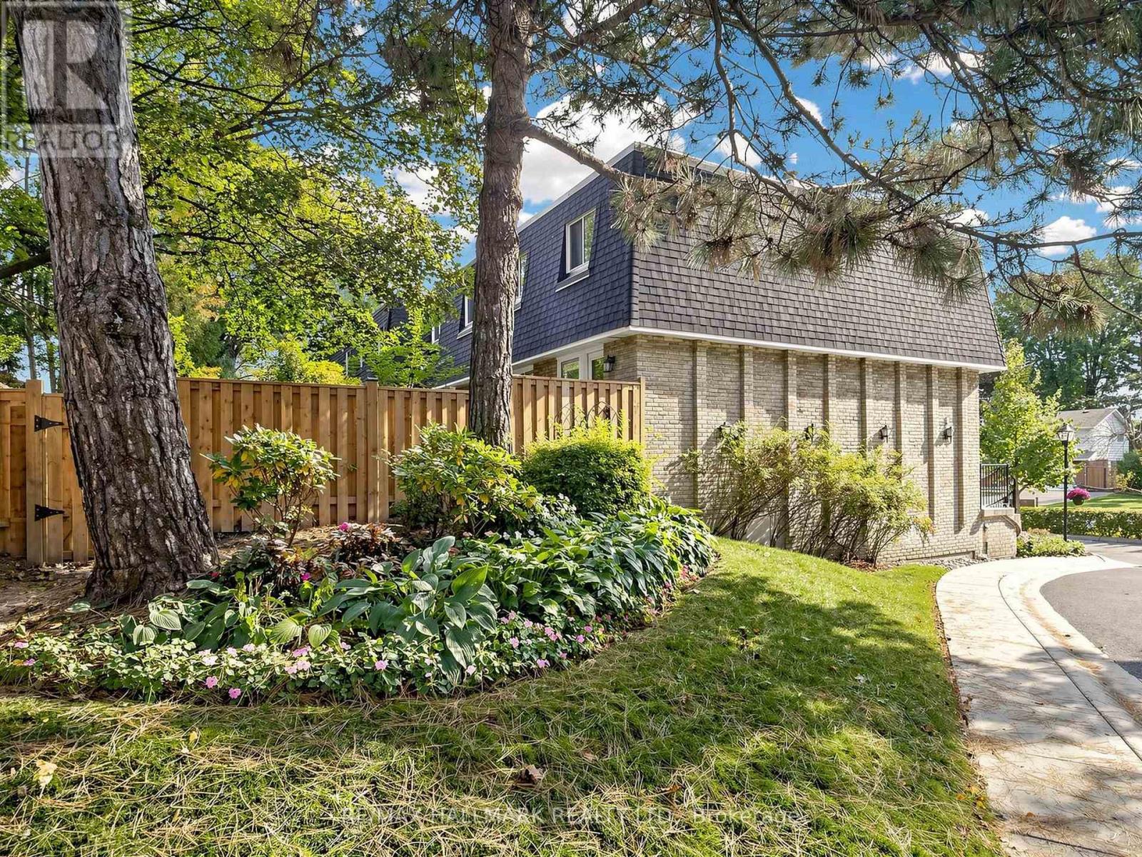 13- 282 Royal Orchard Boulevard, Markham, ON photo 43