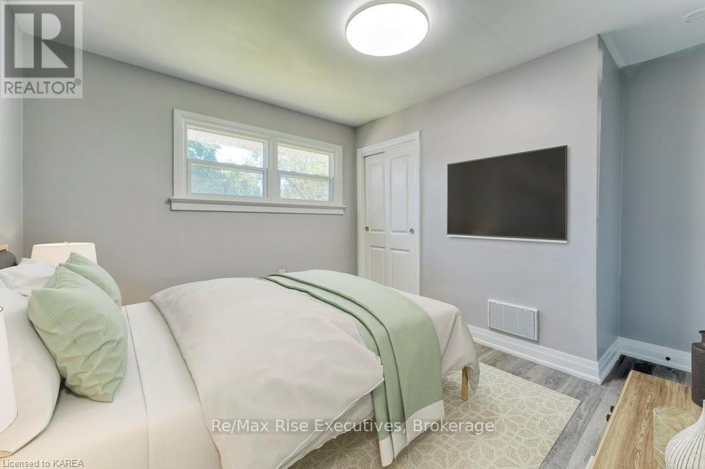 1640 MARY STREET - 12