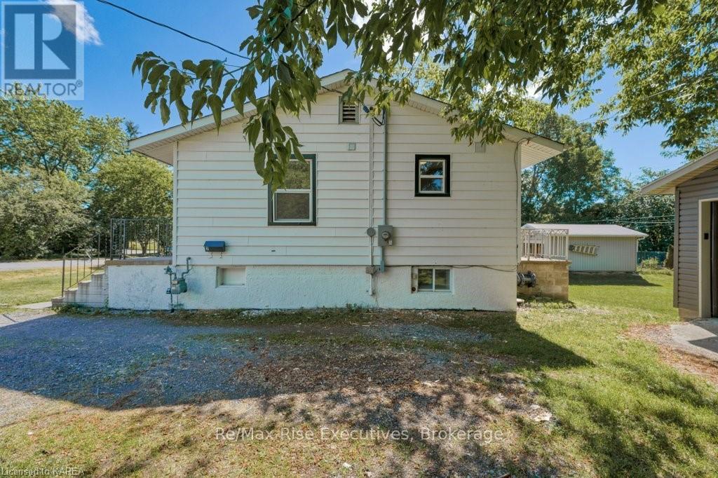 1640 MARY STREET - 27