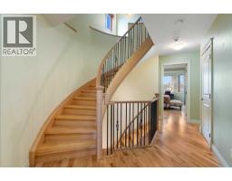 2323 22 Avenue SW - photo 28