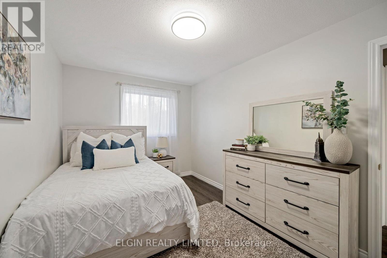 52 OLDEWOOD CRESCENT - Image 16