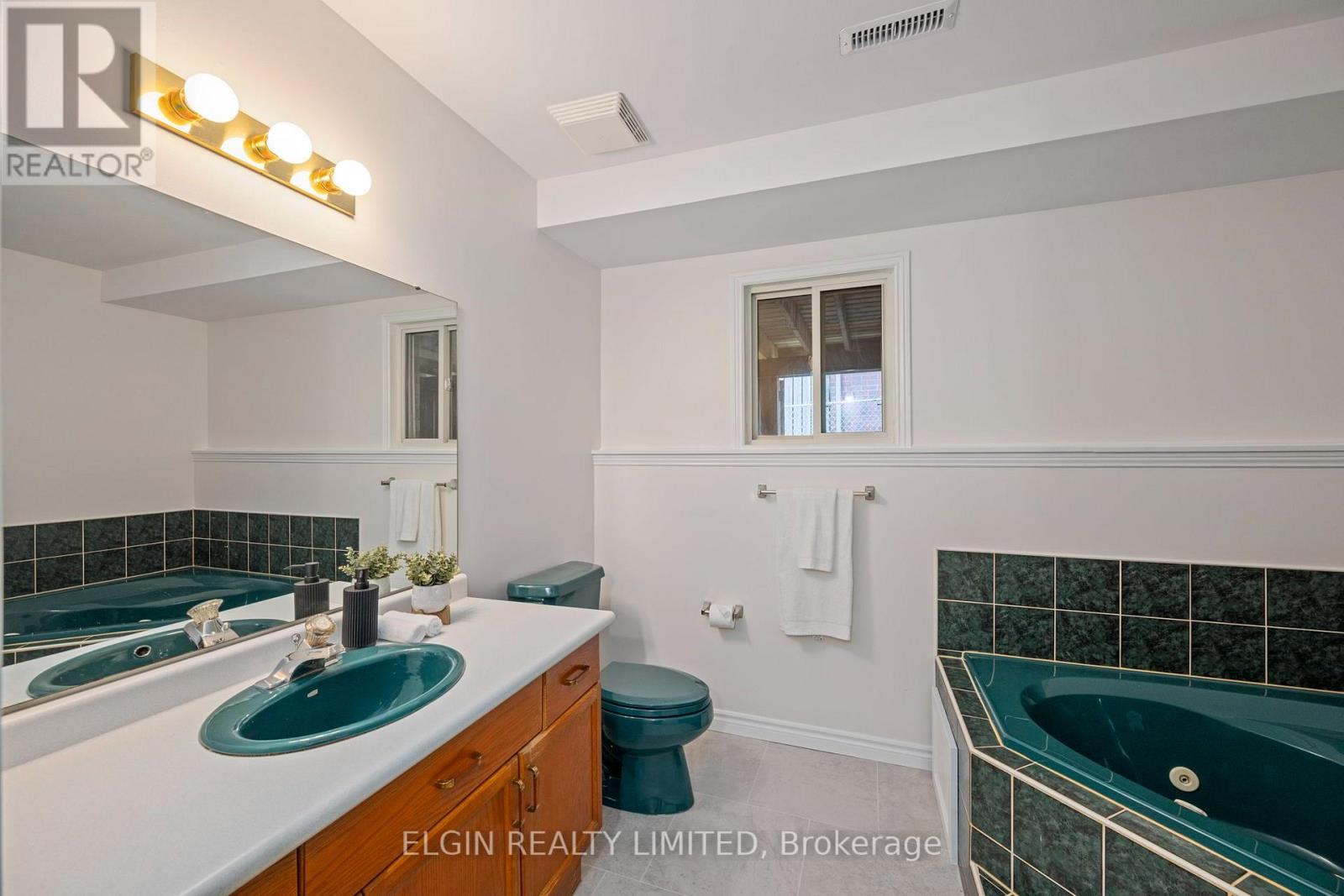 52 OLDEWOOD CRESCENT - Image 25