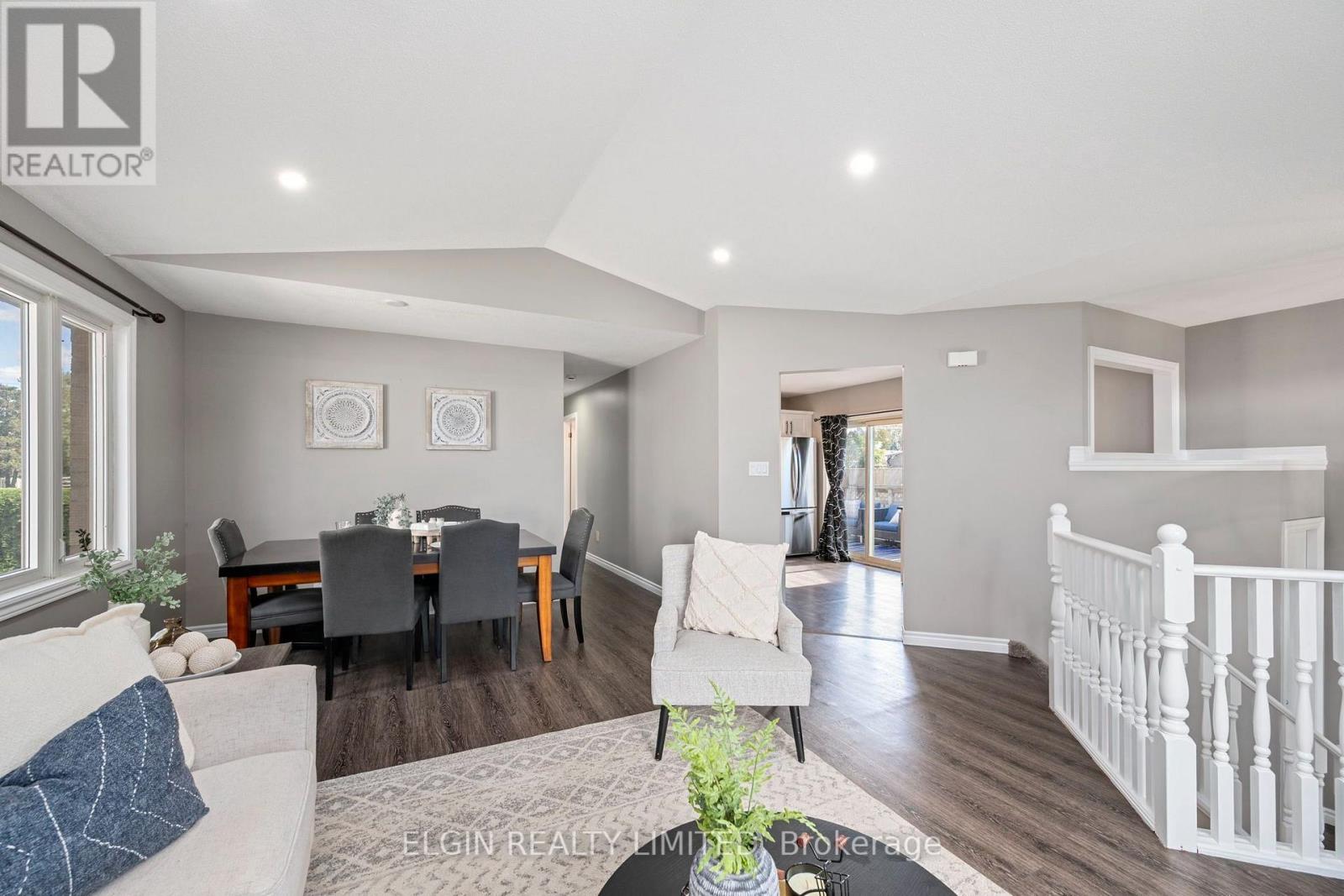 52 OLDEWOOD CRESCENT - 7