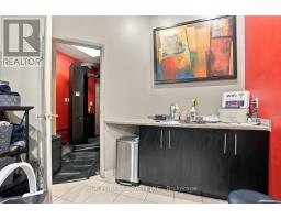 R57 - 142 Fullarton Street, London East, ON N6A0A4 Photo 15