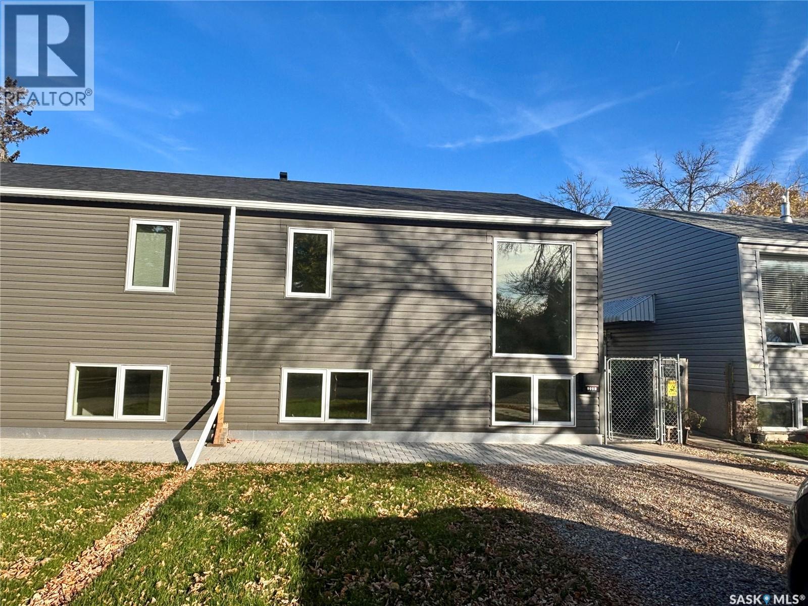 905B Argyle AVENUE - 18