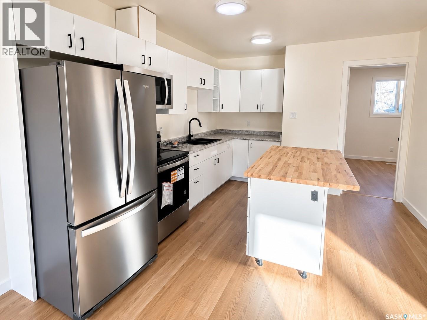 905B Argyle AVENUE - 3