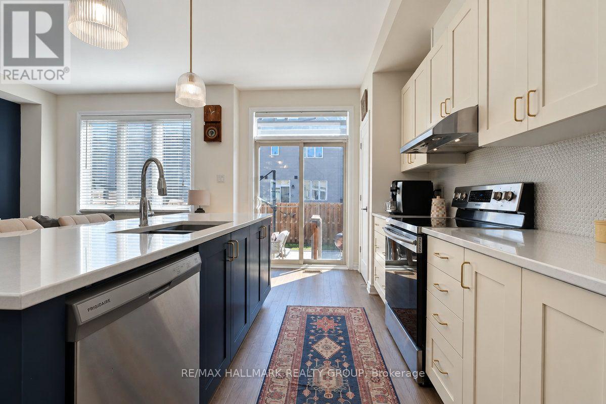 514 HYSSOP STREET - 16