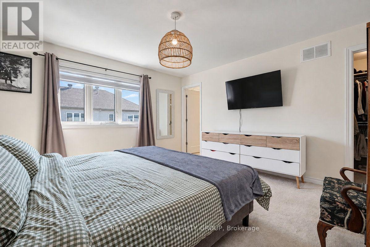 514 HYSSOP STREET - 23