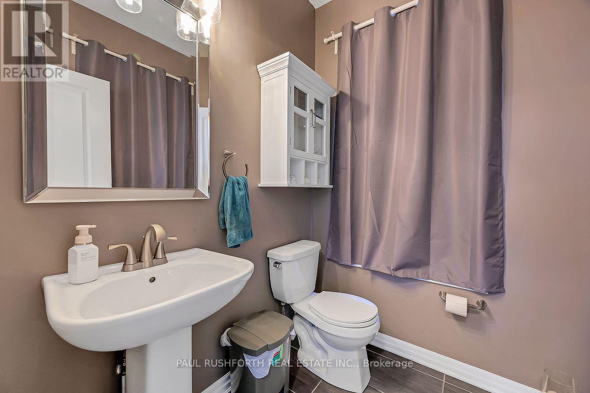 27 ESCALLONIA COURT - 18