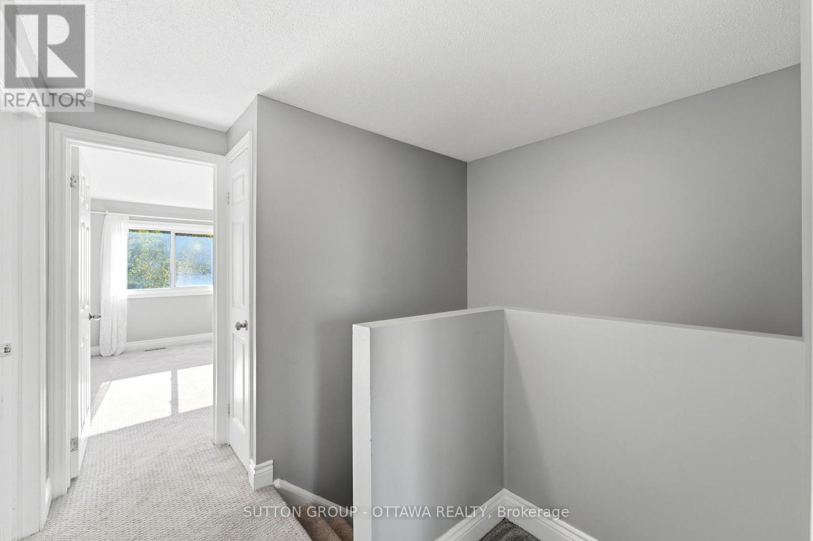 #71 2415 SOUTHVALE CRESCENT - 26