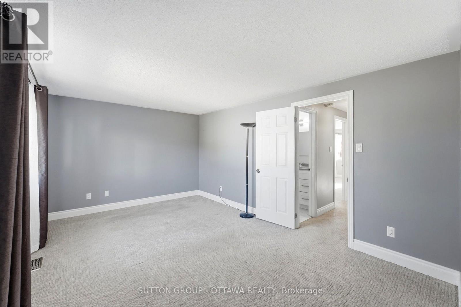 #71 2415 SOUTHVALE CRESCENT - Image 27