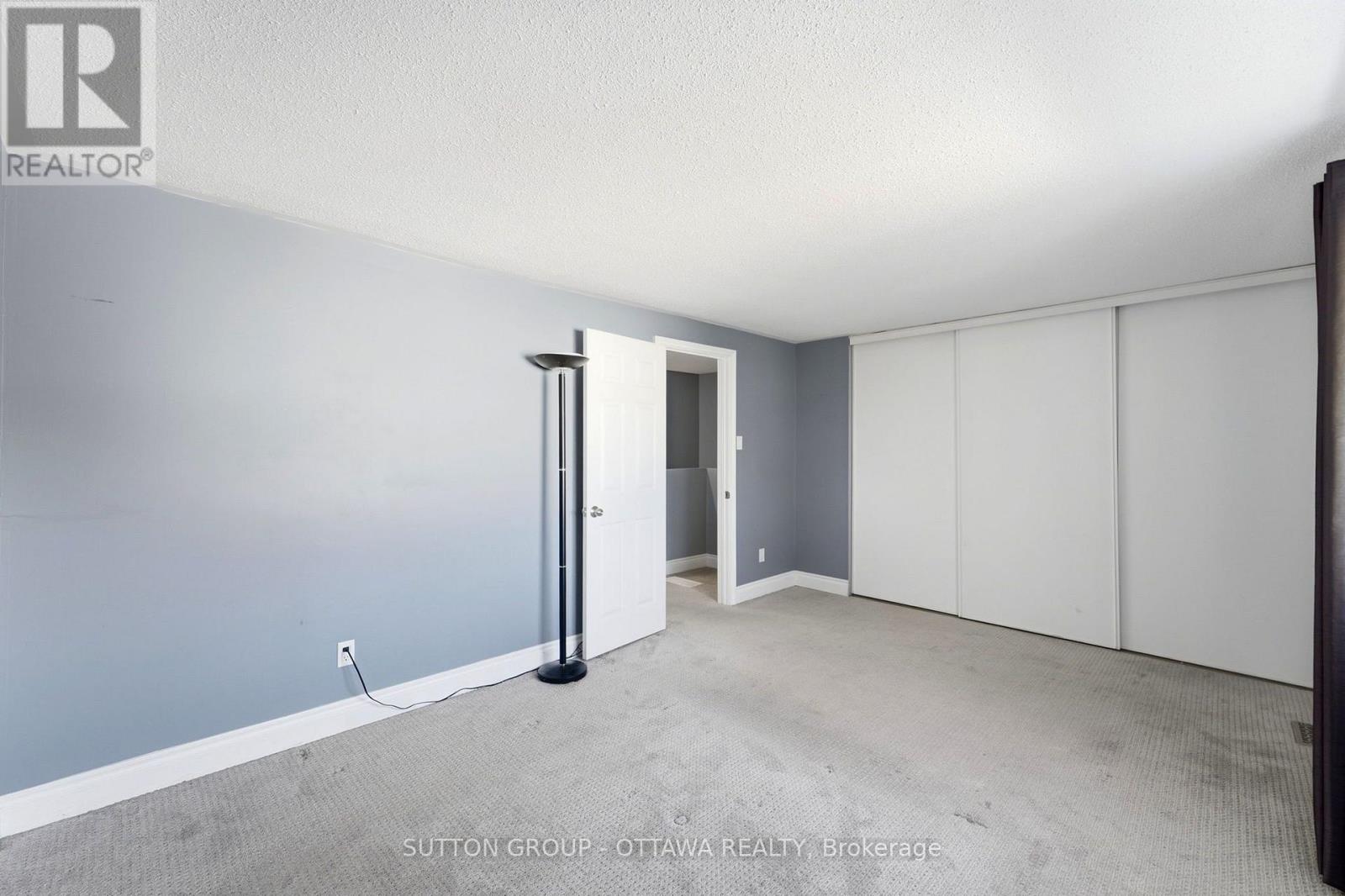 #71 2415 SOUTHVALE CRESCENT - 29