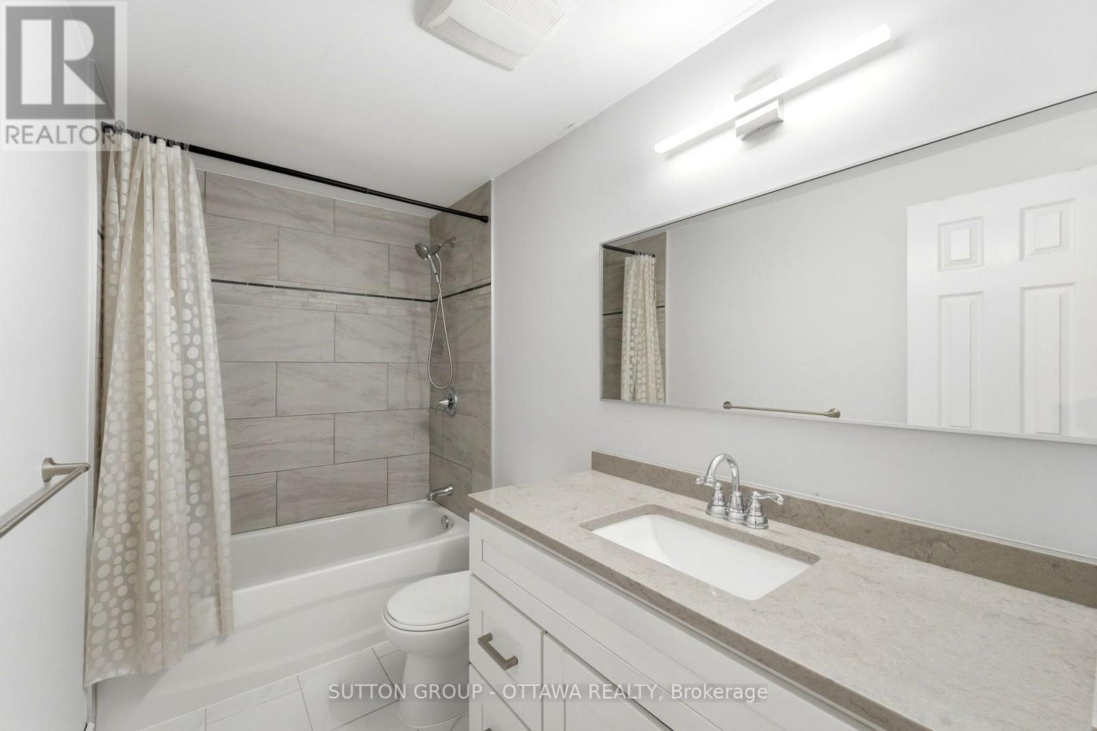 #71 2415 SOUTHVALE CRESCENT - 32