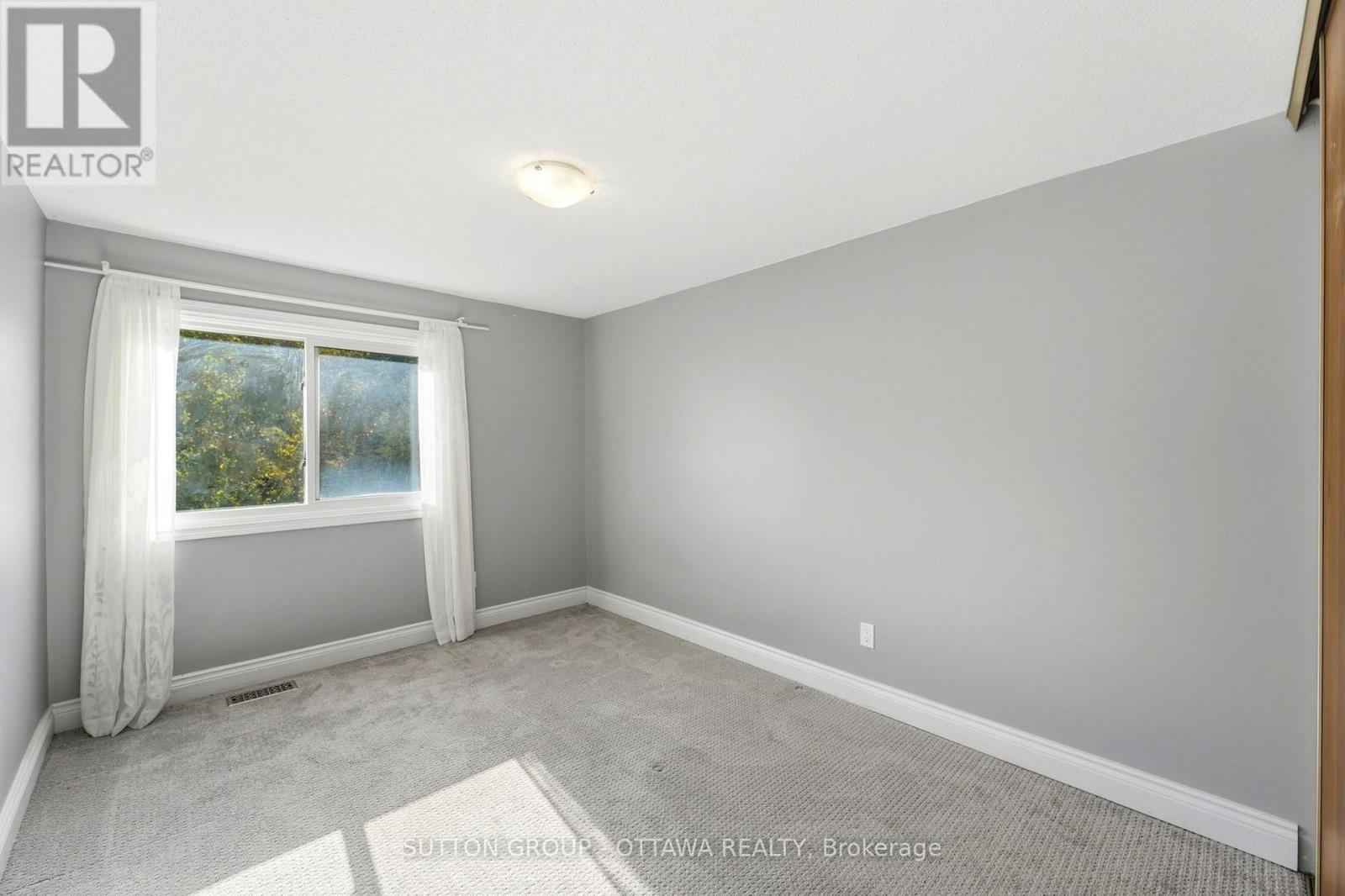 #71 2415 SOUTHVALE CRESCENT - 33