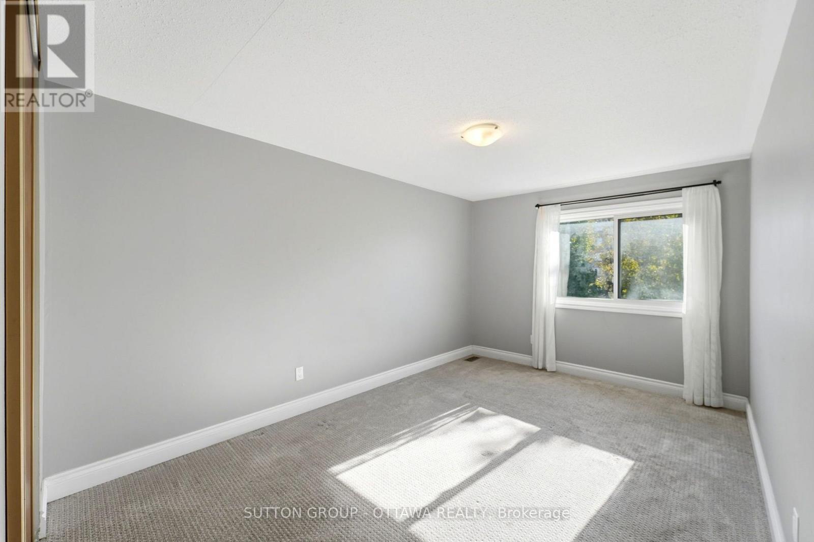 #71 2415 SOUTHVALE CRESCENT - 36