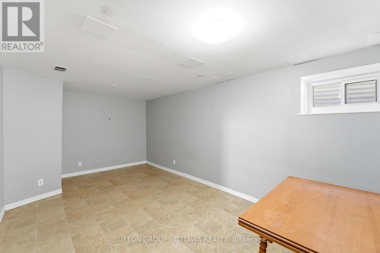 #71 2415 SOUTHVALE CRESCENT - 40
