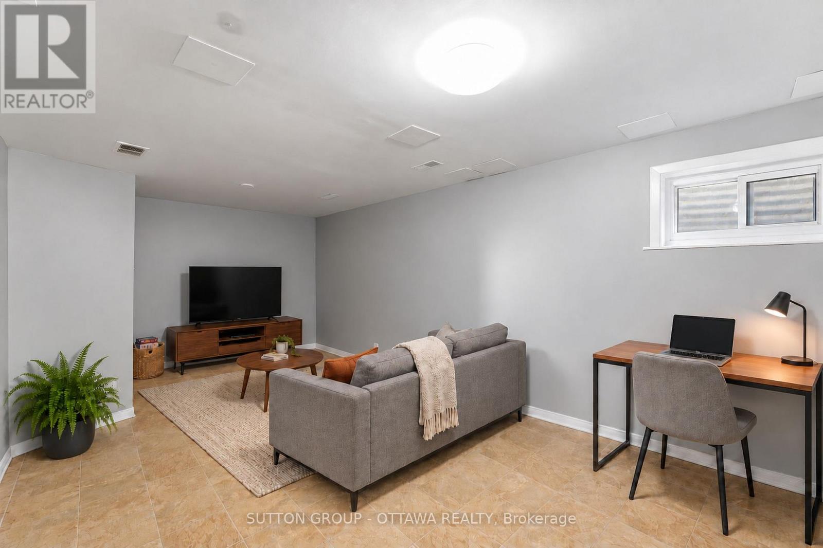 #71 2415 SOUTHVALE CRESCENT - Image 41