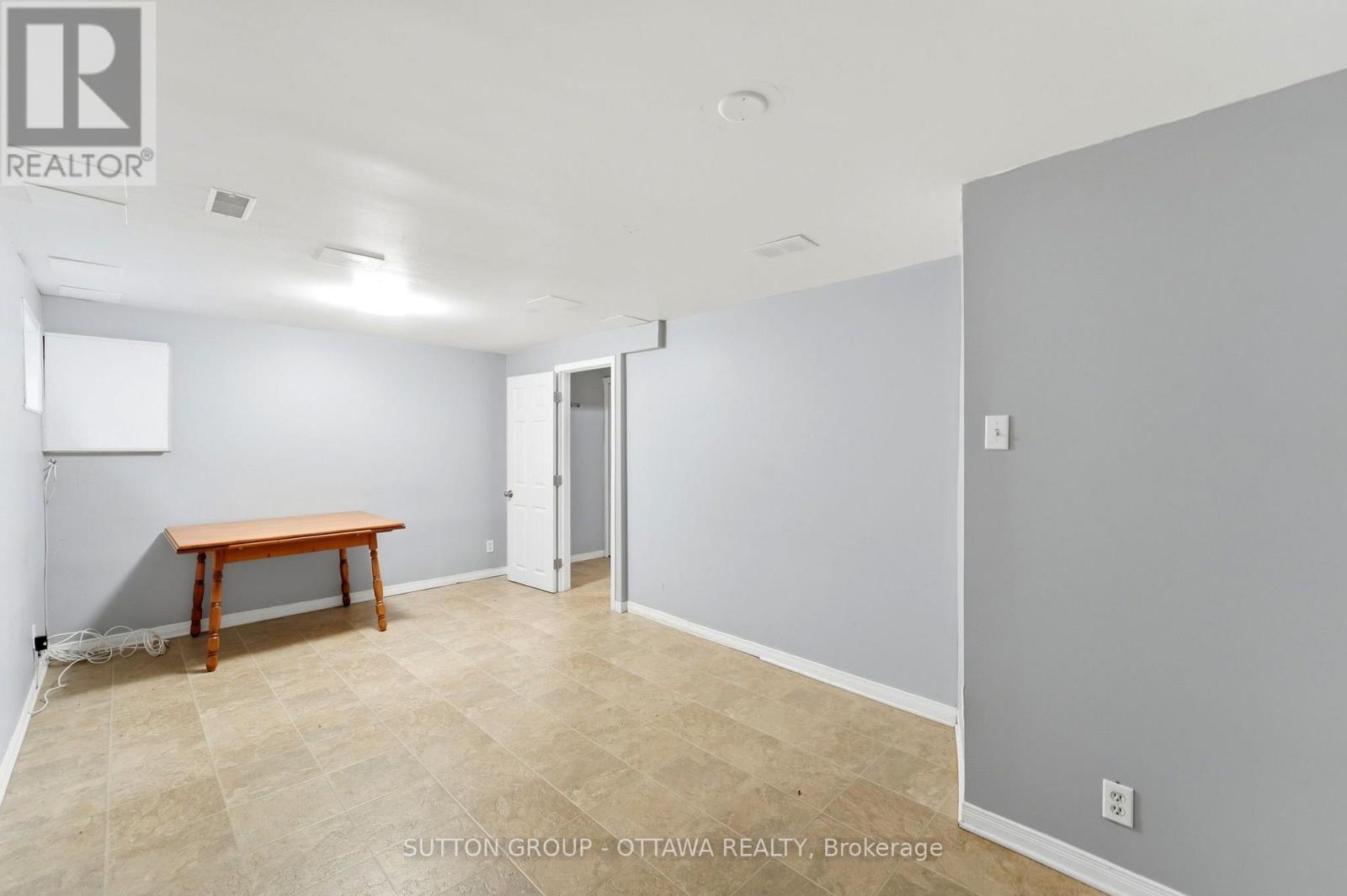 #71 2415 SOUTHVALE CRESCENT - 42