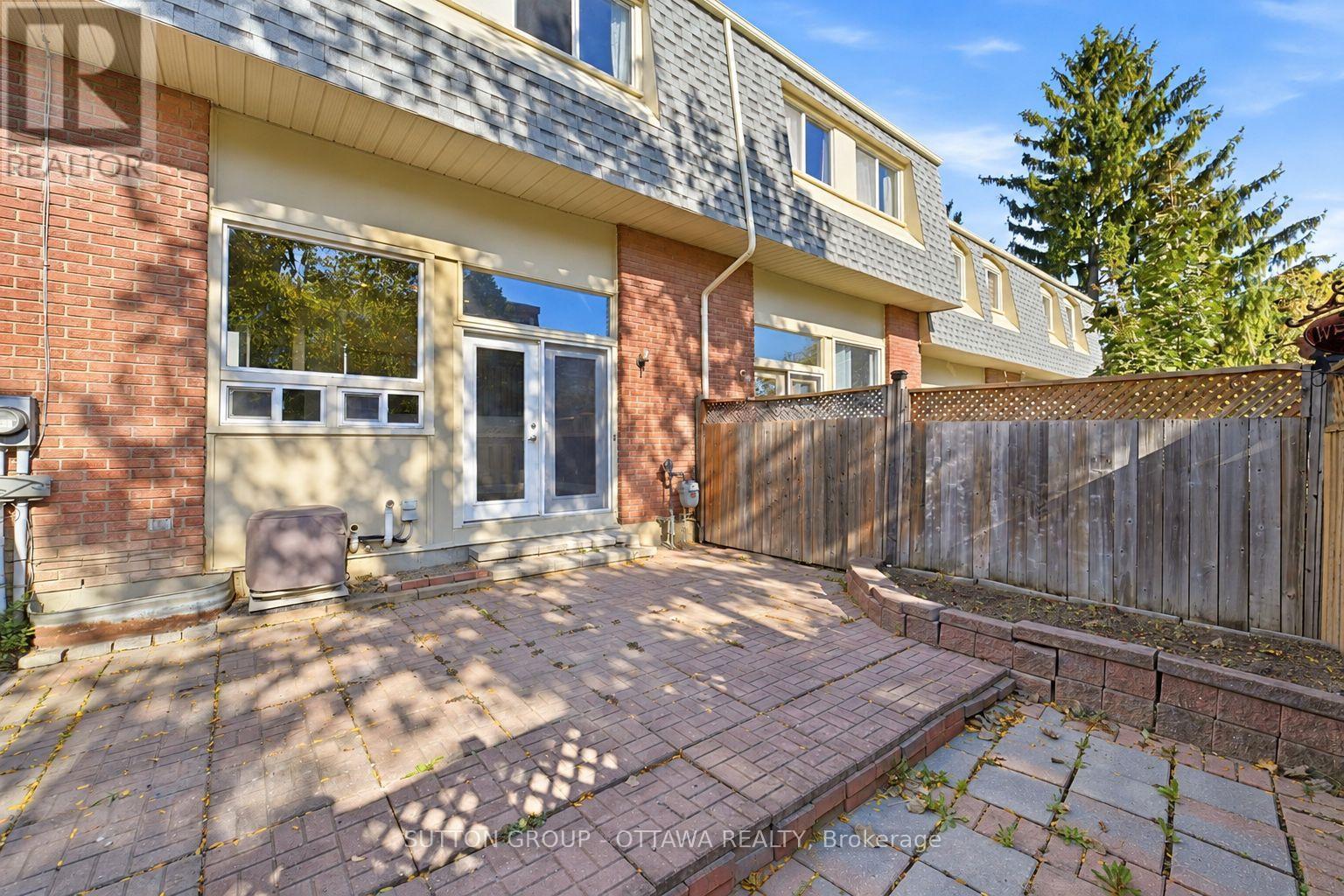 #71 2415 SOUTHVALE CRESCENT - 46
