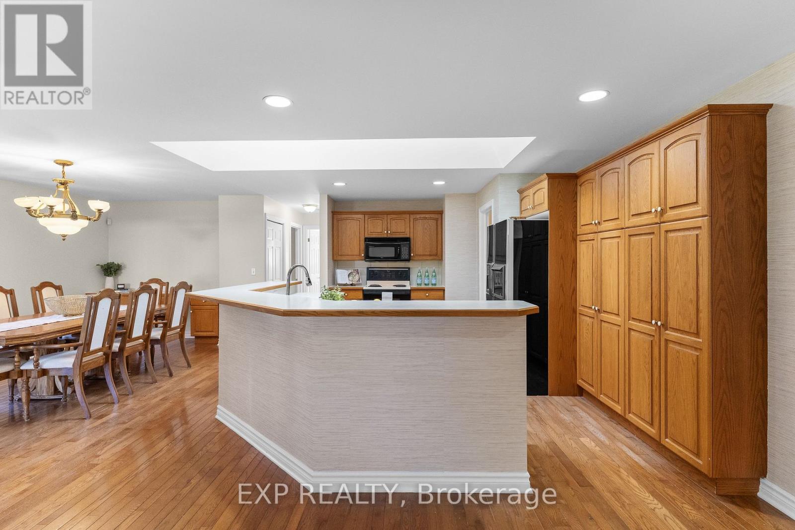36 VIRGINIA STREET - 14