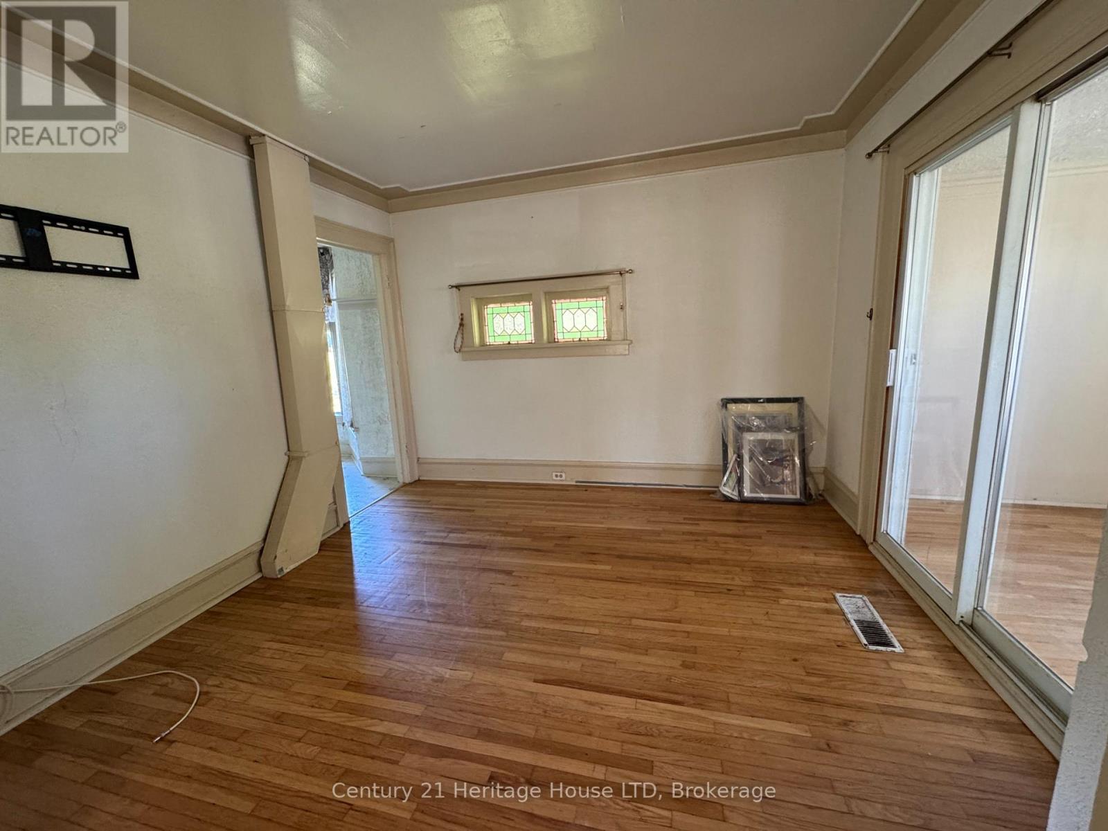 4488 EASTWOOD CRESCENT - 11