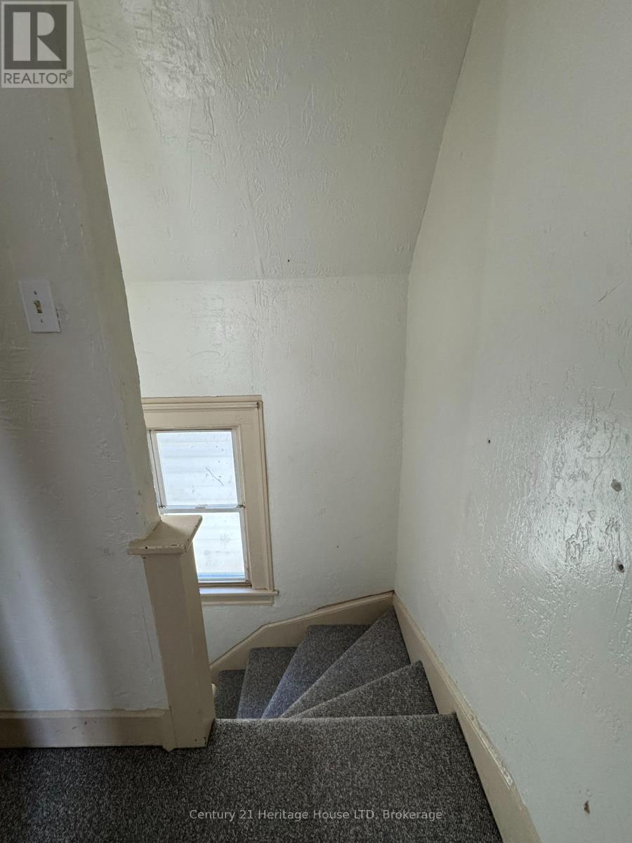 4488 EASTWOOD CRESCENT - 23