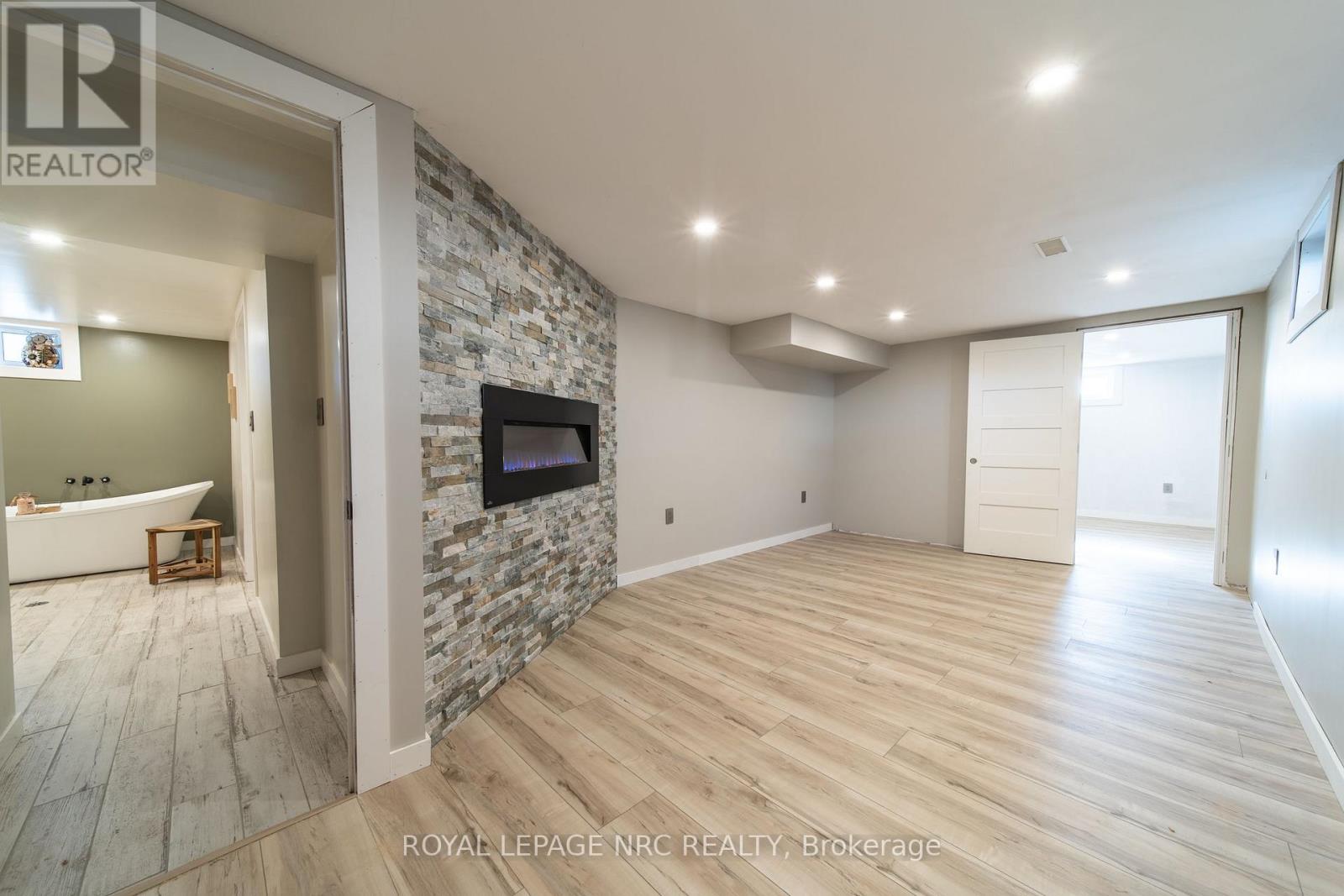 39 CHANTAL COURT - Image 22