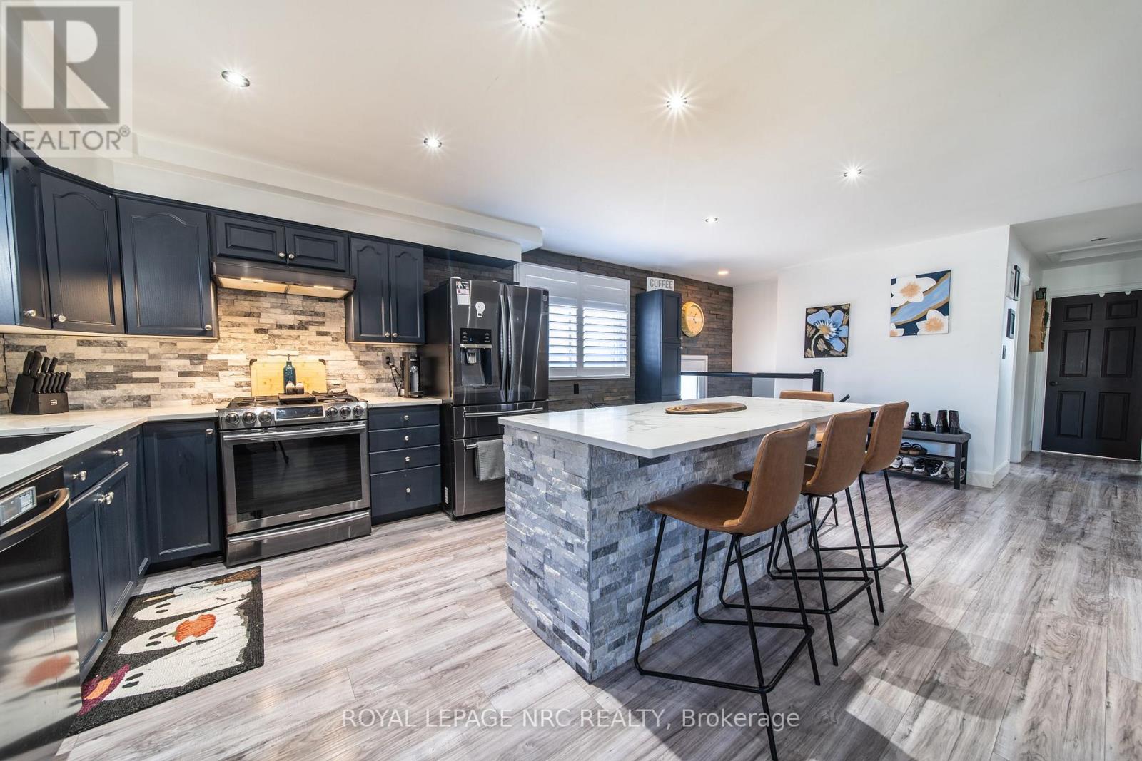 39 CHANTAL COURT, Welland (Lincoln/Crowland) — photo 6