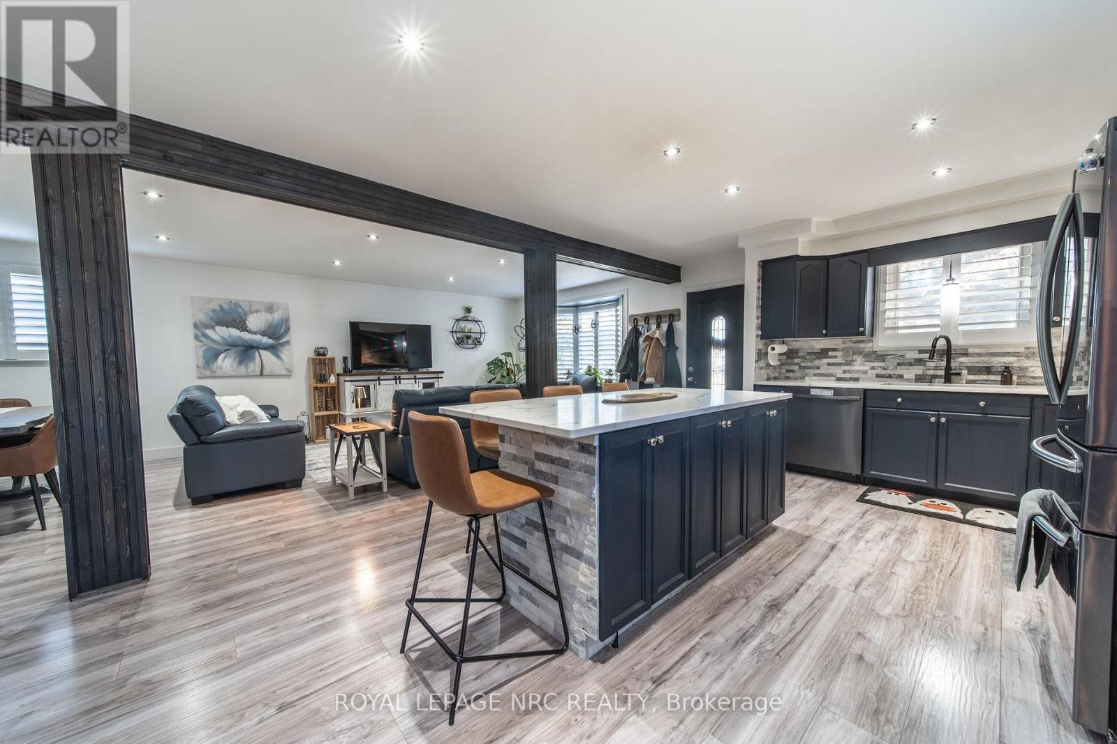 39 CHANTAL COURT - 7