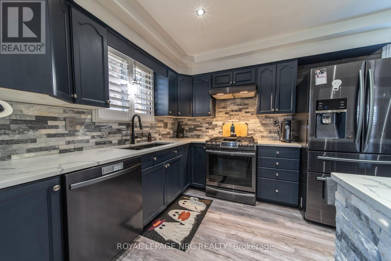 39 CHANTAL COURT - 8